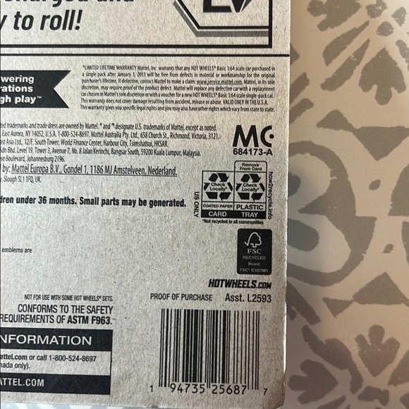 Hot Wheels-  Tesla Model S Plaid - White - Picture 14 of 16